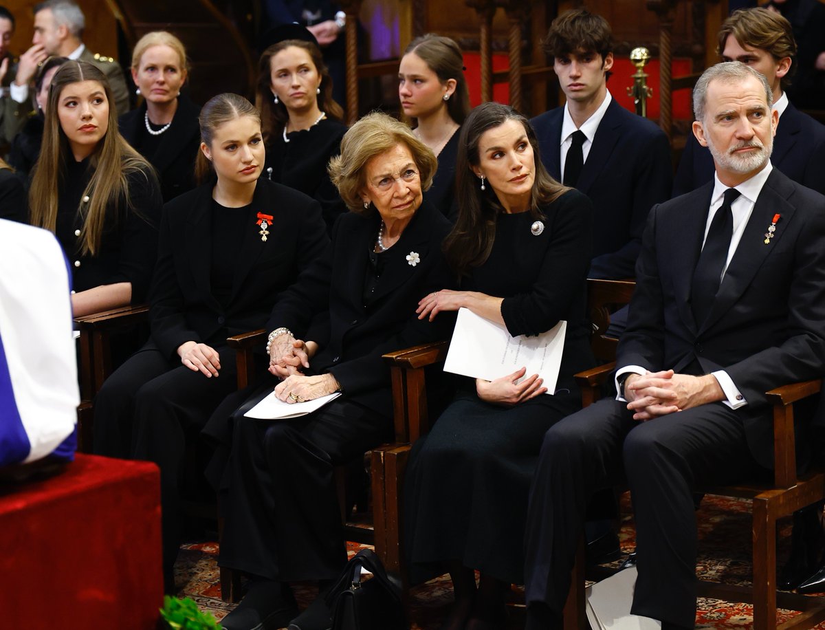 CasaReal's tweet photo. Los Reyes, junto a la Princesa de Asturias y la Infanta Sofía, y la Reina Sofía han asistido al funeral por la Princesa Irene de Grecia en la Catedral Metropolitana de Atenas (Grecia).

➡️https://t.co/QFYwNd6aMX https://t.co/mfZXR4L0L8