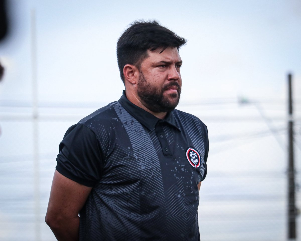 O Santa Cruz informa que, em comum acordo, encerrou o vínculo com o treinador Daniel Rocha.

A diretoria agradece o comprometimento, a dedicação e o profissionalismo do treinador enquanto esteve à frente da equipe.

Desejamos sucesso em sua trajetória profissional!