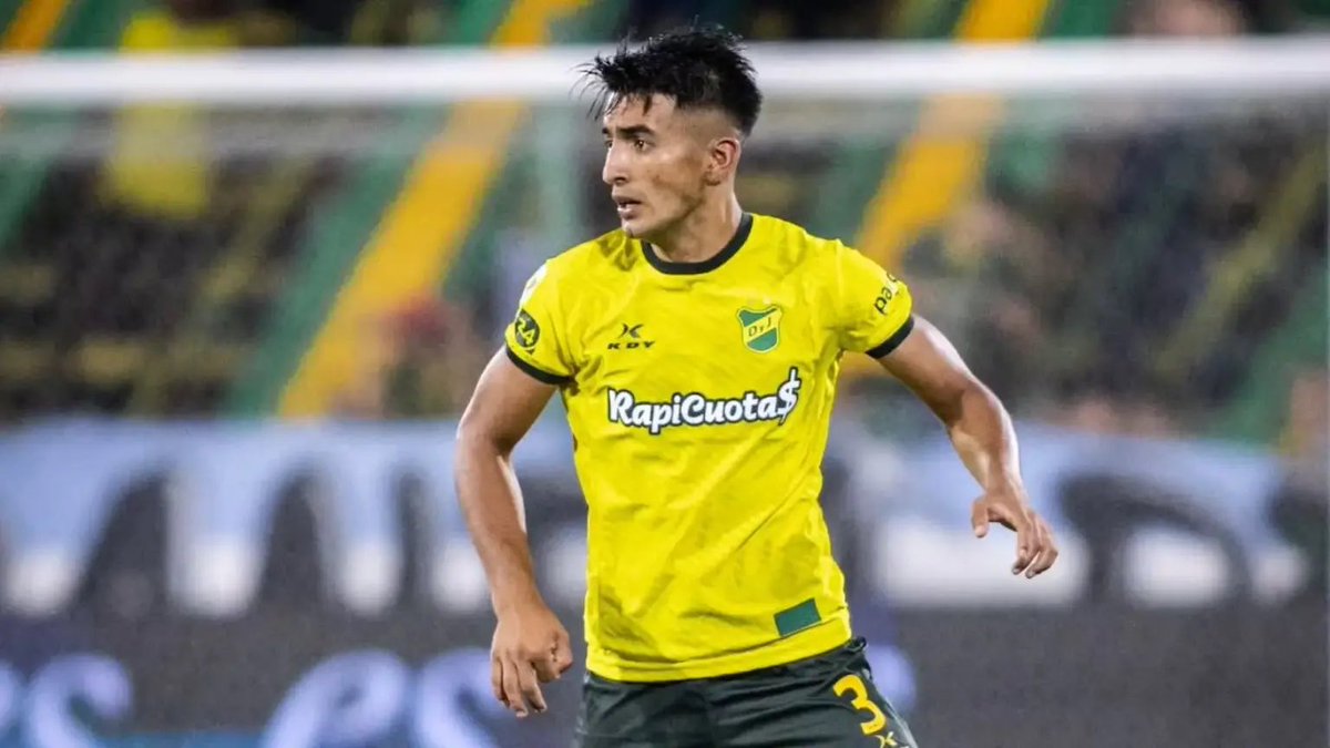 TransferCanalla's tweet image. #MercadoDePases #RosarioCentral lateral izquierdo / central que se sume al club podría ser Alexis Soto. 
Viene de quedar libre en #DyJ 
35 partidos - 6 asistencias.
Ex #Racing y #Banfield