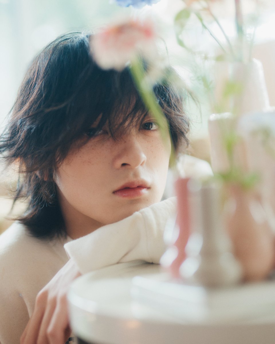 〖#FROM_RUI ✍️💬〗

こんにちはRUIです。
「Star Wish」のMV公開されました。僕たちのデビュー曲なのでこれから先も大切な曲です。
そして恋愛曲となっているので大切な人に重ねて聴いてみて下さい。
たくさんの人に届きますように。

#RUI #STARGLOW
#SG_StarWish