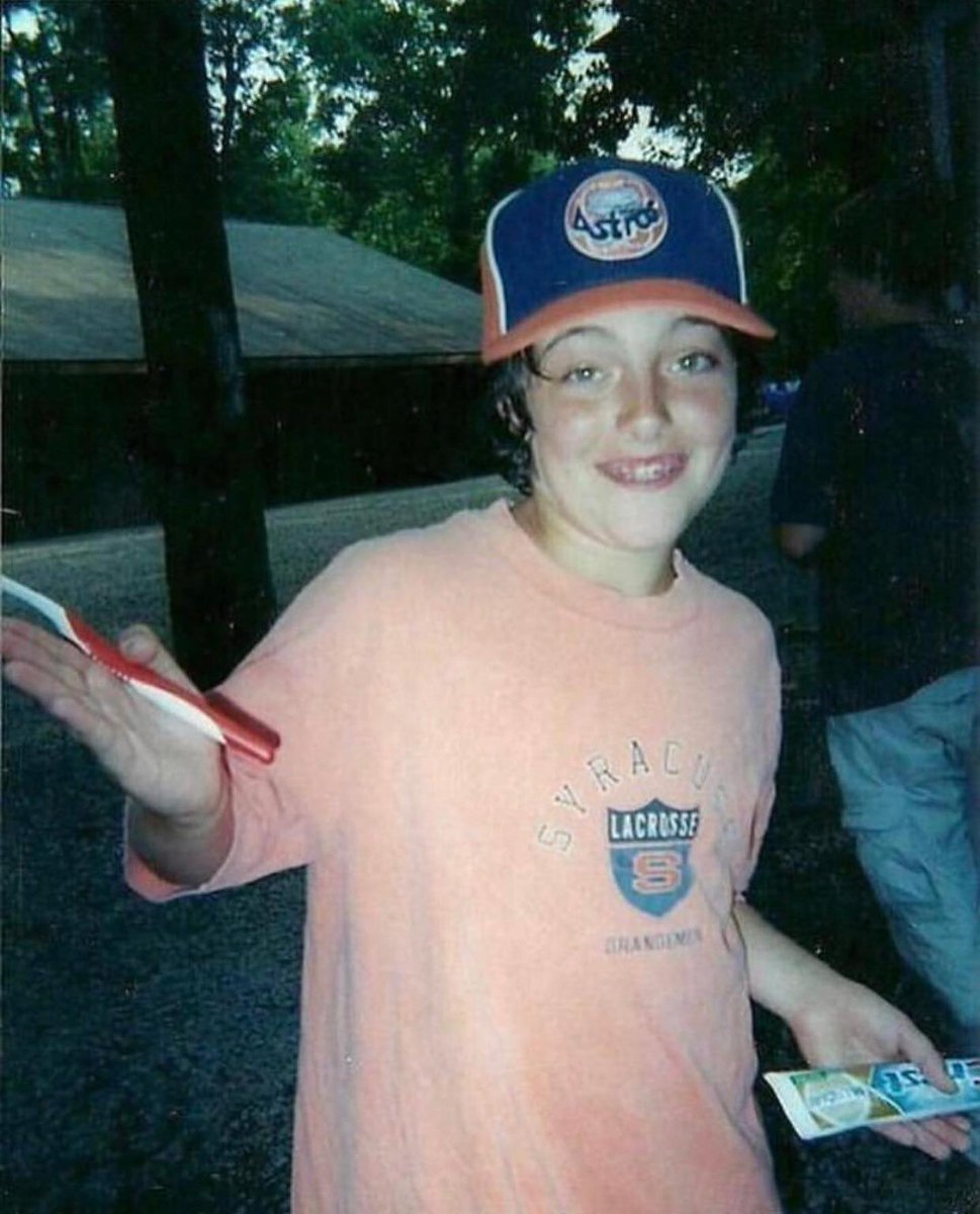 ModernNotoriety's tweet photo. Happy birthday to Mac Miller 🎂🕊️

He would've turned 34 today https://t.co/wYg1NGigDz