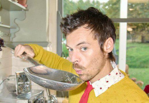 GVFCaleidoscope's tweet image. 19/31 💚
Countdown to Harry’s birthday.
Day nineteen is for the playful side —
messy kitchens, silly faces,
and the kind of joy that doesn’t take itself too seriously.
Never lose the fun. ✨
#HarryBirthdayCountdown
#31DaysToHarry
#Day19
#PlayfulHarry
#AlwaysKind
