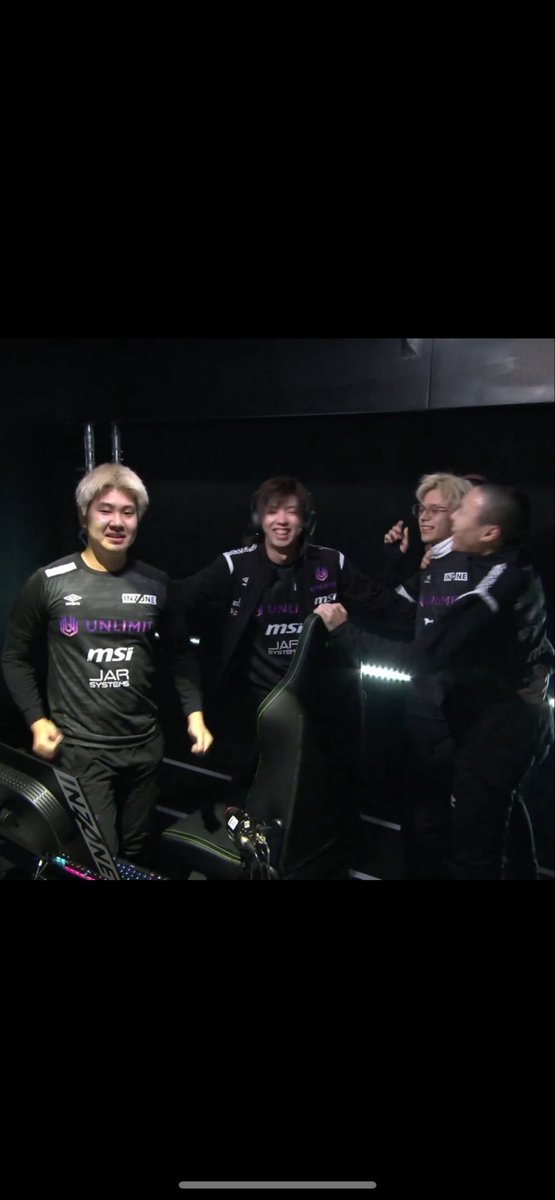 yonabunnyhop's tweet image. 大阪帰還〜！
改めて四日間応援ありがとうございました！特に会場での大声援は僕から見ても本当に選手の励みになっておりました🧎
この子達とこのチームでChampionshipを戦えて本当に良かった🥲
Year6はコーチを続けるか分かりませんが、引き続きUNLIMITの応援よろしくお願いします🏃 #UNLWIN