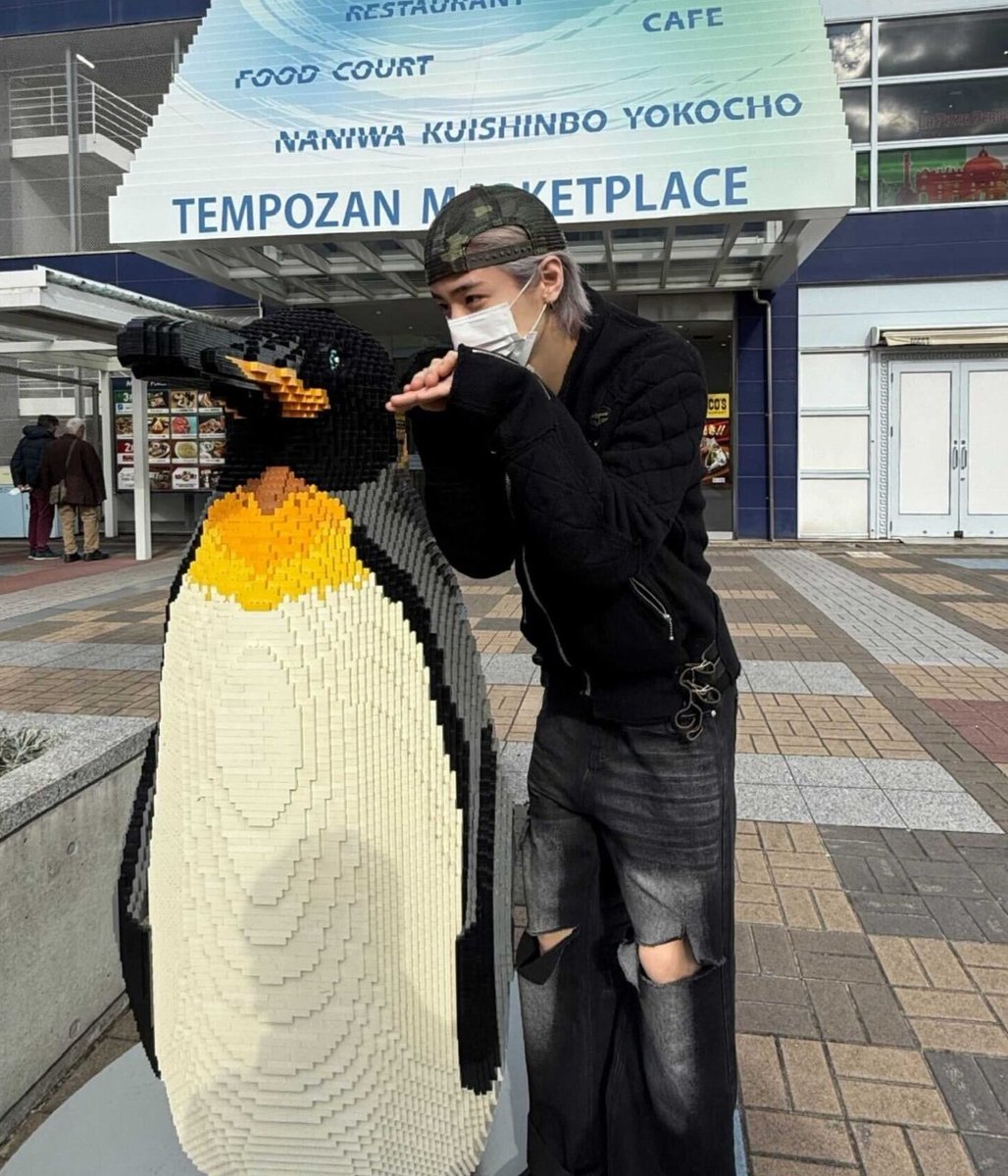 {✶} .. ’ a man full of “Charismatics” tweet media