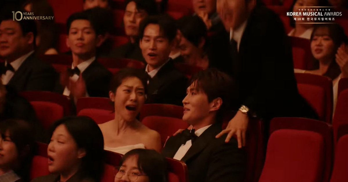 은태님 상받으시는데 은성이 날라가요ㅋㅋㅋㅋ