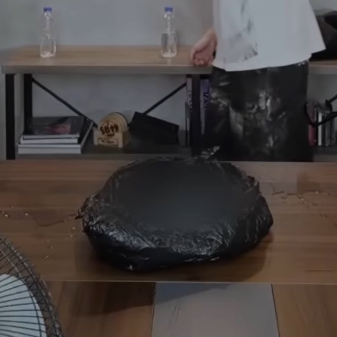 kithkentell's tweet photo. you know what’s even funnier??? this exact conference table sealed numerous brand deals and brought millions to the company 😭 HWHAAAHHAHAHAHAHAHAHAHAHAHA https://t.co/QcLcH8ZpLu