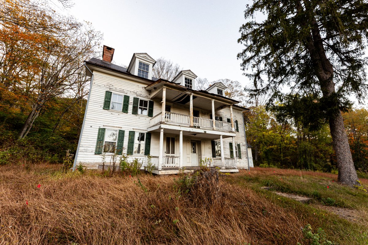 FavoriteSightsSounds tweet media