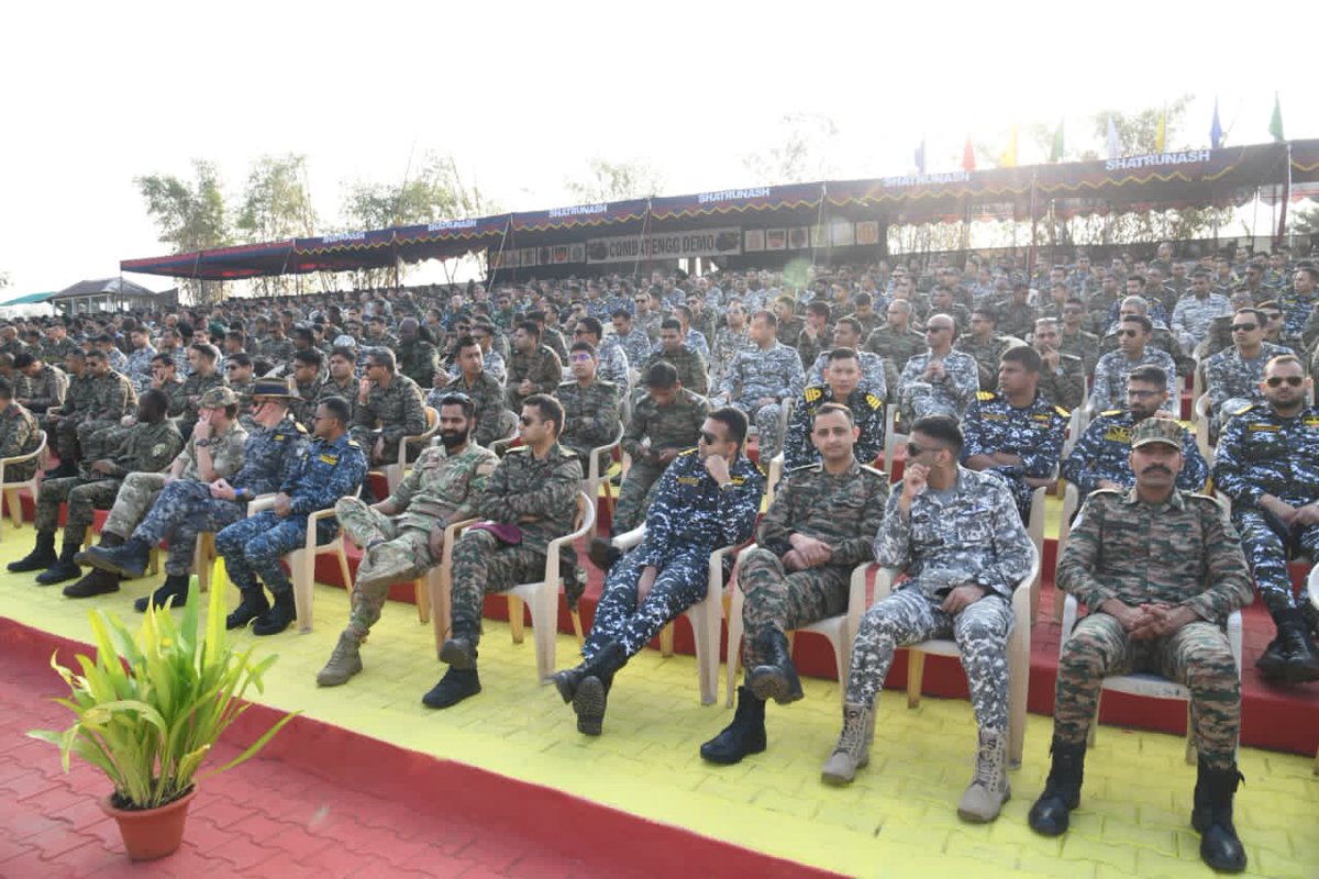 artrac_ia's tweet photo. "𝐂𝐨𝐥𝐥𝐞𝐠𝐞 𝐨𝐟 𝐌𝐢𝐥𝐢𝐭𝐚𝐫𝐲 𝐄𝐧𝐠𝐢𝐧𝐞𝐞𝐫𝐢𝐧𝐠"

A demonstration Exercise SARVATRA PRAHAR 2026 was conducted at  College of Military Engineering #CME, Pune on 18 Jan 26. 

The demonstration showcased the pivotal role of the Corps of Engineers in shaping the modern battlefield through skill, speed and technology. Emphasising terrain shaping operations and force preservation, the exercise depicted operations in meticulously curated, varying terrain configurations. It also featured an engaging display of equipment, steering ‘Atmanirbharta’ through in-house R&D and industry partnerships.

The demonstration was witnessed by student offrs of Defence Services Staff Course and Defence Services Technical Staff Course in addition to this two officers from Israel Defence Forces #IDF and 49 officers from Nepal Army Command & Staff College #NACSC led by Maj Gen Bhuvan Khatri #Comdt #NACSC also witnessed the demonstration exercise.

Instagram- https://t.co/gHpoouim1l

Facebook- https://t.co/cAaQZRGN3D

#CME
#ARTRAC
#IndianArmy
@adgpi