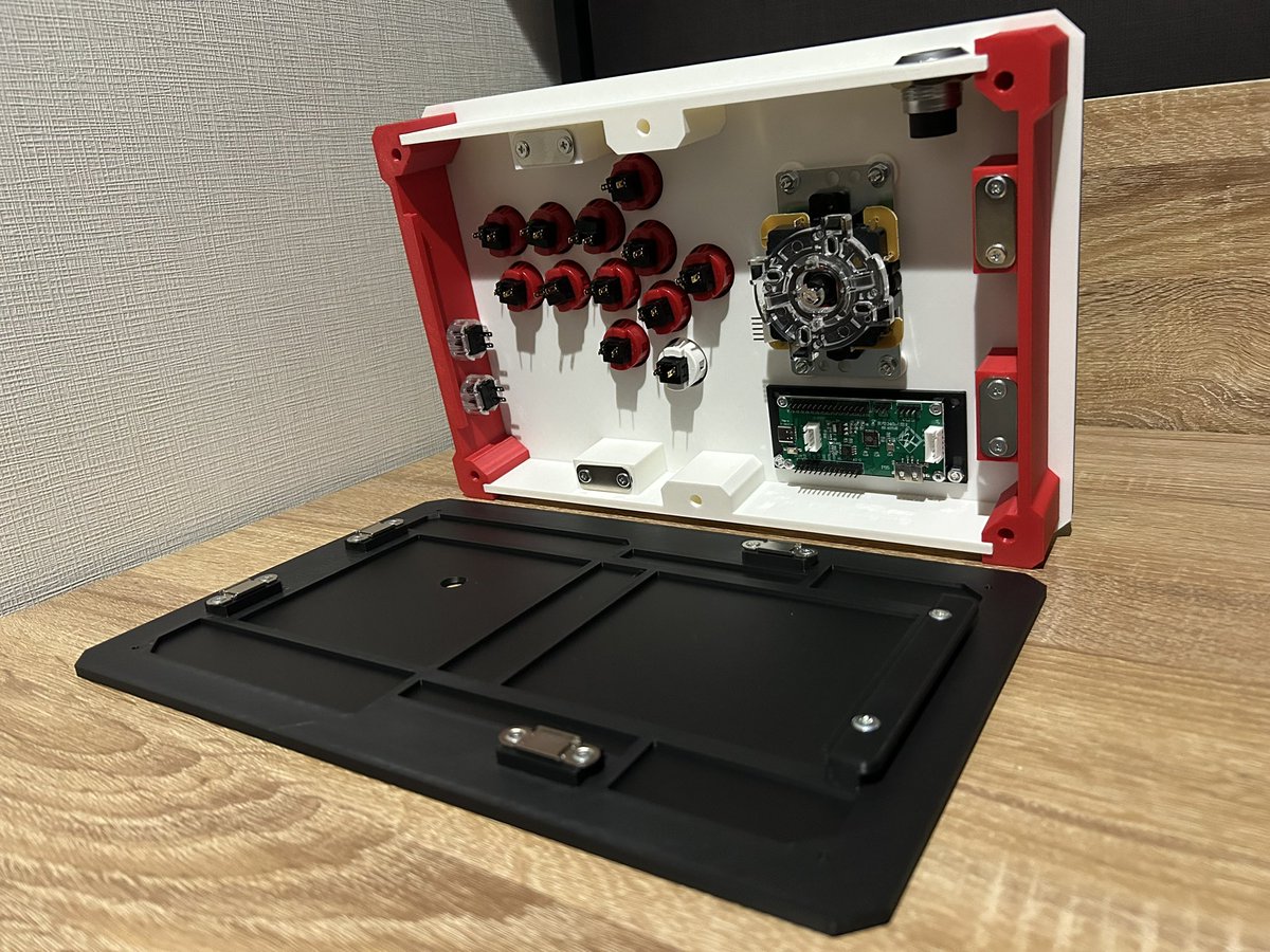 AkekonDojo's tweet image. 🎁漢気プレゼントキャンペーン🎁

シンプルイズベストの新作「シンプリー」の
デモ機をプレゼント😉

▼応募方法▼  
①@AkekonDojoをフォロー 
②このツイートにいいね、リポスト 
すでにフォロワーの方はリポストで応募に参加  
募集期間：1月19日〜25日  
当選者発表：1月26日…