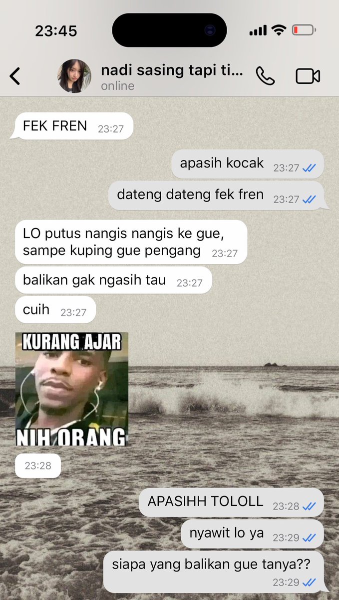 oourpaths's tweet image. when accidentally have the same hair color w your ex — a nyutella five tweets au.