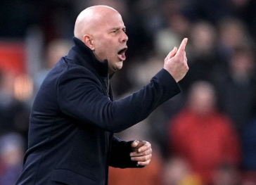 To some, #LFC's style of play this season is such that Arne Slot's days are numbered and there's nothing he can do to change their mind. To others, he's a league winning manager who deserves time to fix it. It's making things toxic. Read my latest piece: andcouldheplay.com/are-arne-slots…