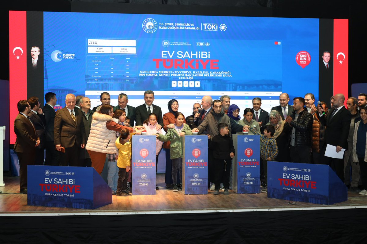 Her Şey Şanlıurfa İçin
Her Şey Milletimiz İçin

Yüz Yılın Konut Projesi/Şanlıurfa Kura Çekimi

1/ Cumhurbaşkanımız Sayın Recep Tayyip Erdoğan'ın müjdesini verdiği, Çevre Şehircilik ve İklim Değişikliği Bakanlığımızca yürütülen Evimiz Türkiye Yüzyılın Sosyal Konut kampanyası