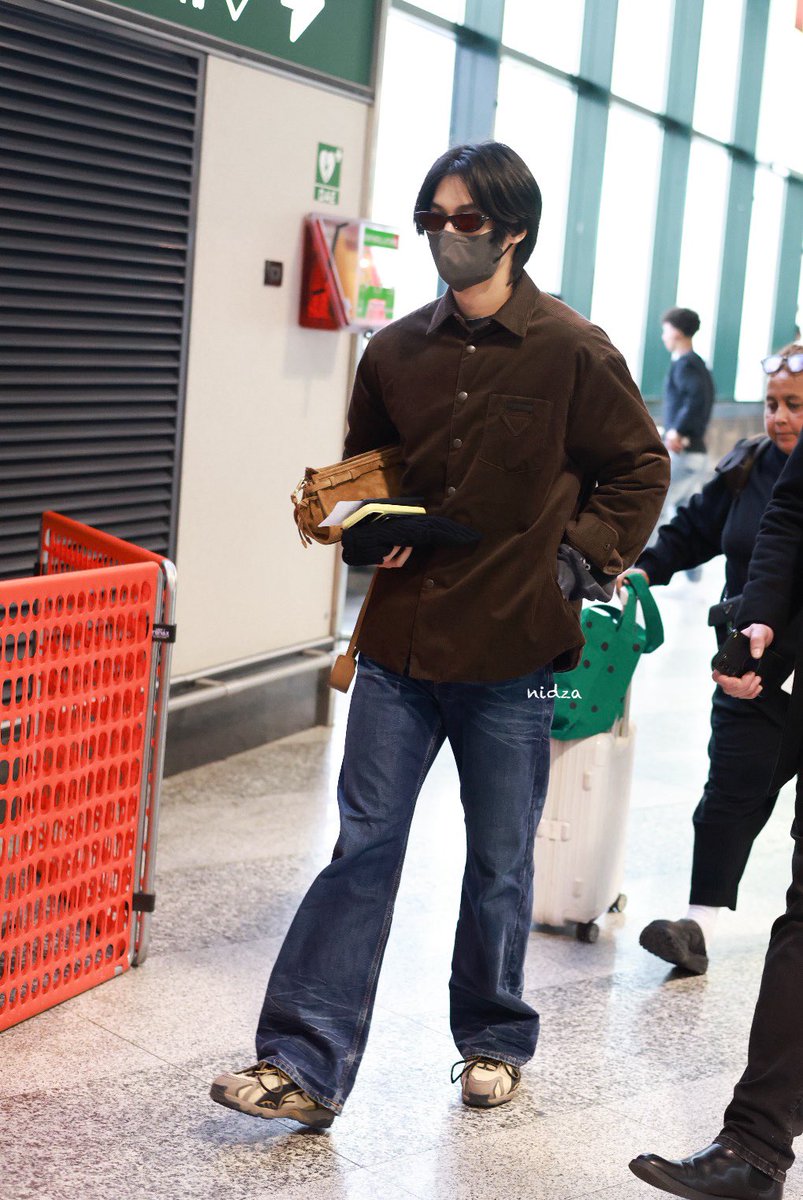 NIDZA7822's tweet image. น้องวินโครตจะเท่ห์เลย 

WIN PRADA FW26 ICONIC 

#PRADAFW26xWIN
#PRADAFW26
#PRADA @Prada
#winmetawin @winmetawin