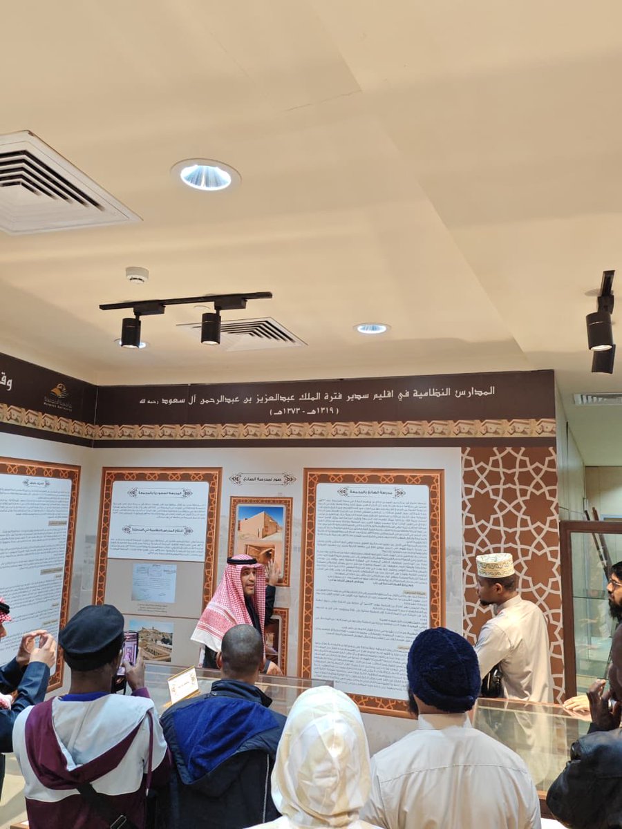 LibrariesMu's tweet image. استقبلت الإدارة العامة للمكتبات ومصادر المعرفة الطلبة الدوليين، واطّلعوا خلال الزيارة على الخدمات التي تقدمها الإدارة
#جامعة_المجمعة