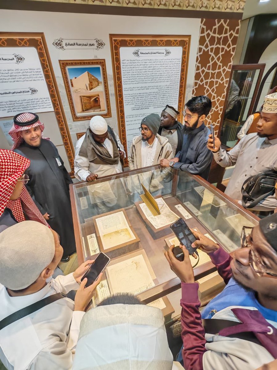 LibrariesMu's tweet image. استقبلت الإدارة العامة للمكتبات ومصادر المعرفة الطلبة الدوليين، واطّلعوا خلال الزيارة على الخدمات التي تقدمها الإدارة
#جامعة_المجمعة