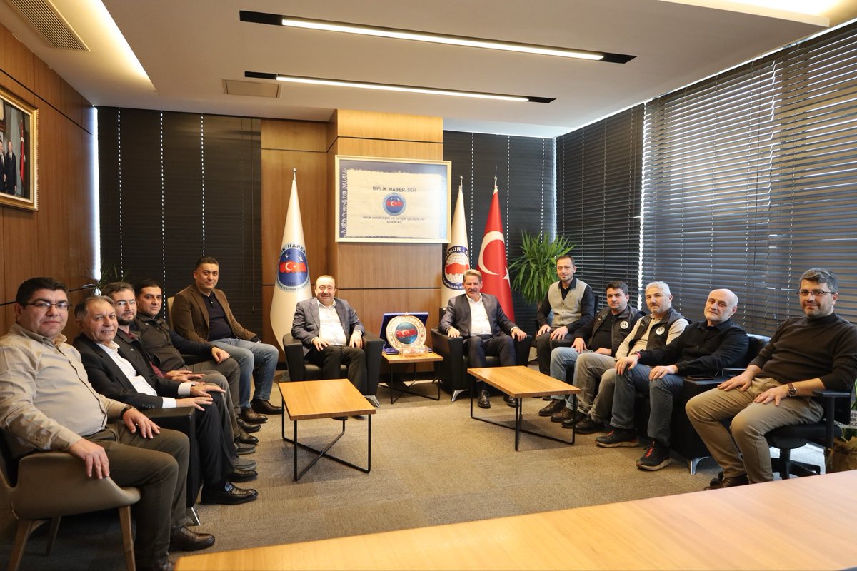 8. Olağan Genel Kurul’da güven tazeleyerek yeniden Birlik Haber-Sen Genel Başkanı seçilen Sayın Ömer Budak'a ve Yönetim Kurulu üyelerine 'hayırlı olsun' ziyaretinde bulunarak başarı dileklerimizi ilettik.

<a href="/_omerbudak_/">Ömer Budak</a> <a href="/BirlikHaberSen/">Birlik Haber-Sen</a>