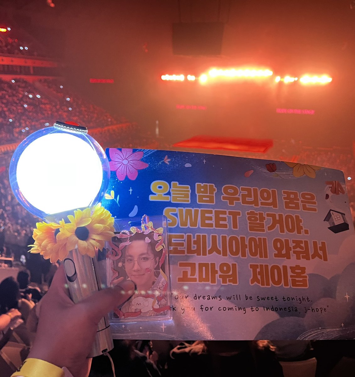 monostera's tweet image. Wings Tour ✅
D-Day Tour ✅
Hope on the Stage Tour ✅
ARIRANG TOUR 🔜

Pas WT belum punya ARMY Bomb 😭🙏🏻