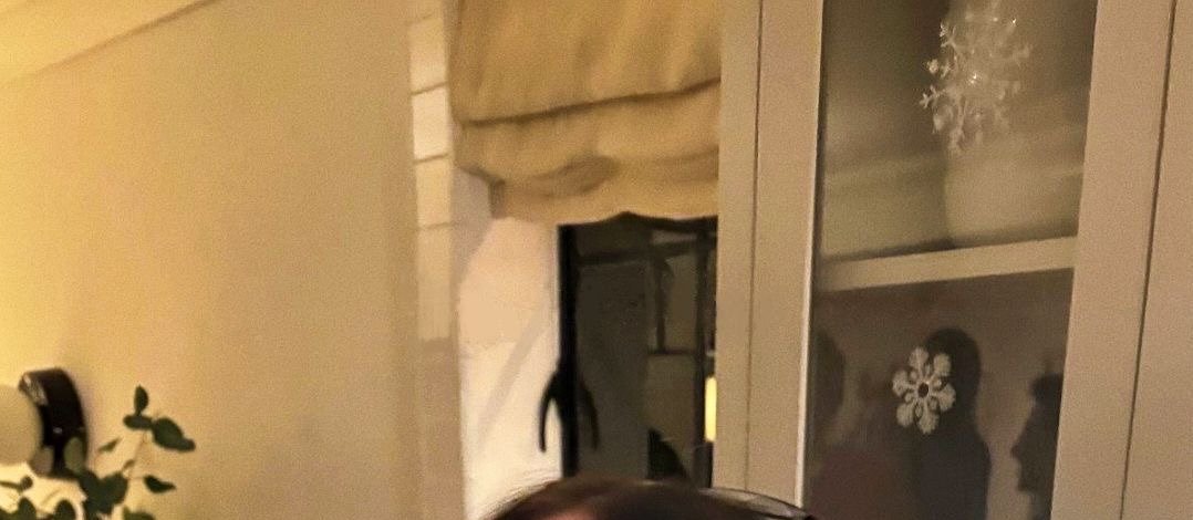overrheatedd's tweet photo. Tap this post to see Billie Eilish