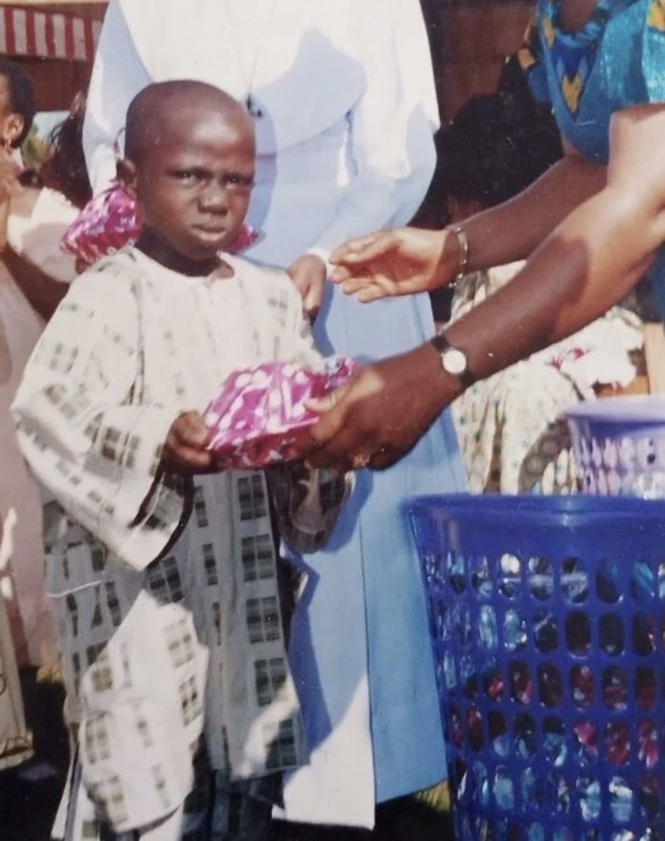 dvbem's tweet image. Two photos, one word