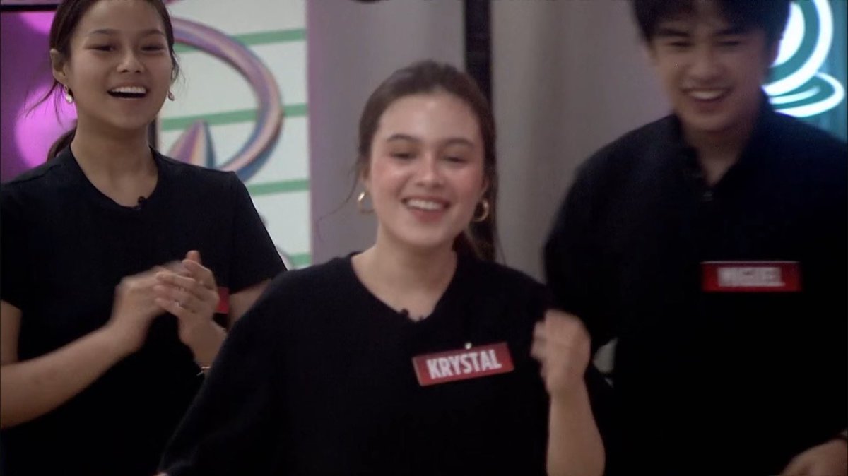 talmejes's tweet image. everyone’s dropping their big four, and it’s so nice seeing krystal’s name included. yung iba siya ang big winner sa kapamilya dahil from kapuso ang fave nila :’) thank you for trusting and believing in her!

TALAmazing MONDAY