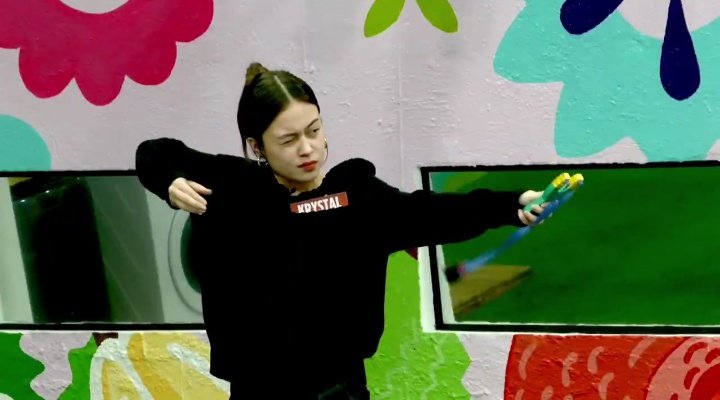 talmejes's tweet image. everyone’s dropping their big four, and it’s so nice seeing krystal’s name included. yung iba siya ang big winner sa kapamilya dahil from kapuso ang fave nila :’) thank you for trusting and believing in her!

TALAmazing MONDAY