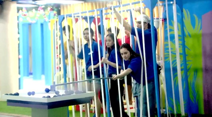 talmejes's tweet image. everyone’s dropping their big four, and it’s so nice seeing krystal’s name included. yung iba siya ang big winner sa kapamilya dahil from kapuso ang fave nila :’) thank you for trusting and believing in her!

TALAmazing MONDAY