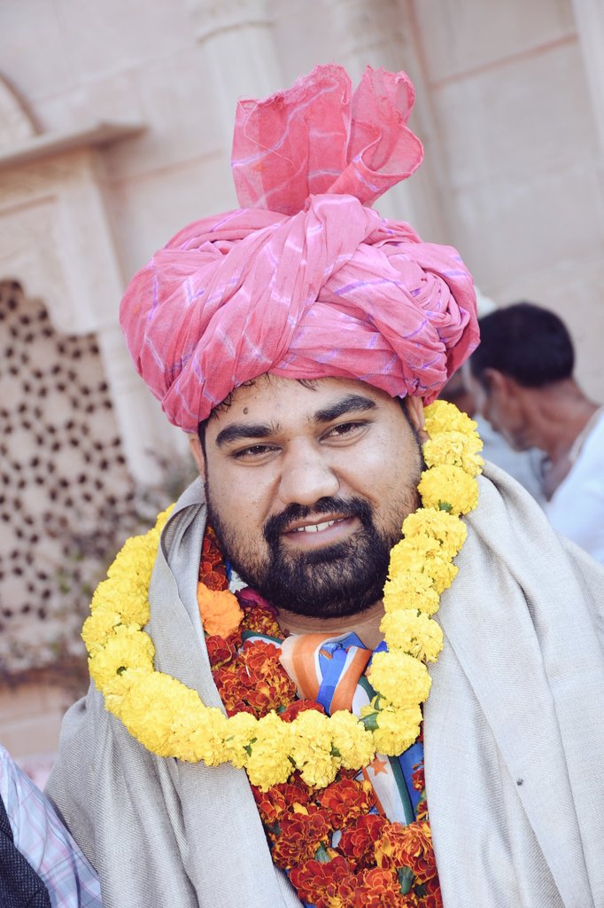 सलाह से रास्ते मिलते है 
मंजिल तक पहुंचने के लिये खुद ही लड़ना पड़ता है ।
#अरुणशर्मादिवराला
#प्रदेशमहासचिवNSUIराजस्थान