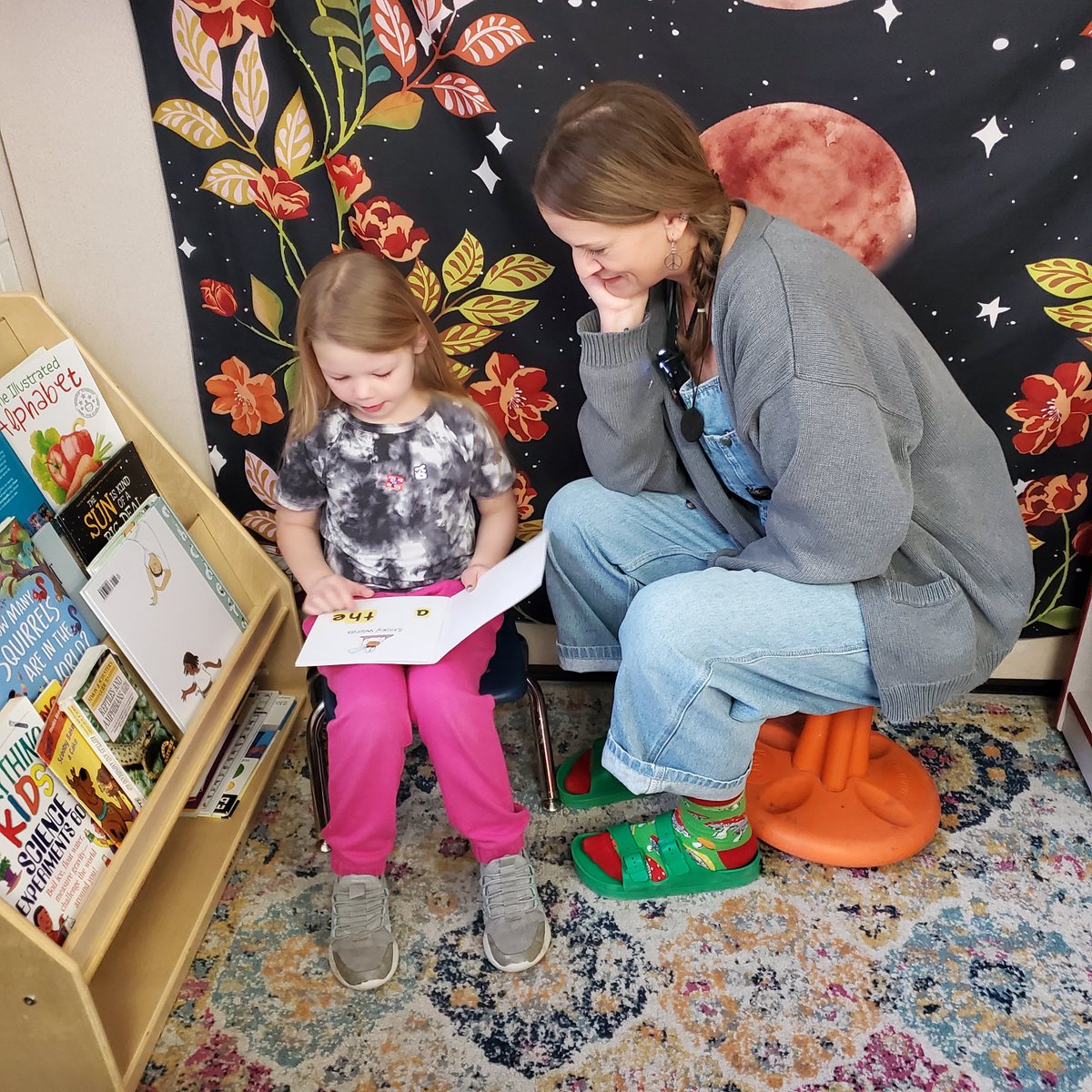📚 Thanks to our Adopt-A-Library program, Ms. Tiffany LeRoux’s first graders at Holton Elementary now have access to books that help them grow. “This grant helps my students build skills and a love for reading. We are beyond thankful and blessed!” #ReadToLeadWestMI