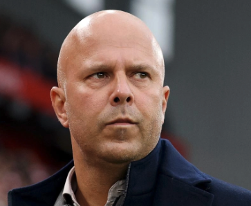 Is there anything that Arne Slot can do to rescue his position at #LFC? For those that want to give him more time, he's a league winning manager faced with huge levels of mitigation. For his critics, the style of play stinks. I've consider both sides here: andcouldheplay.com/are-arne-slots…