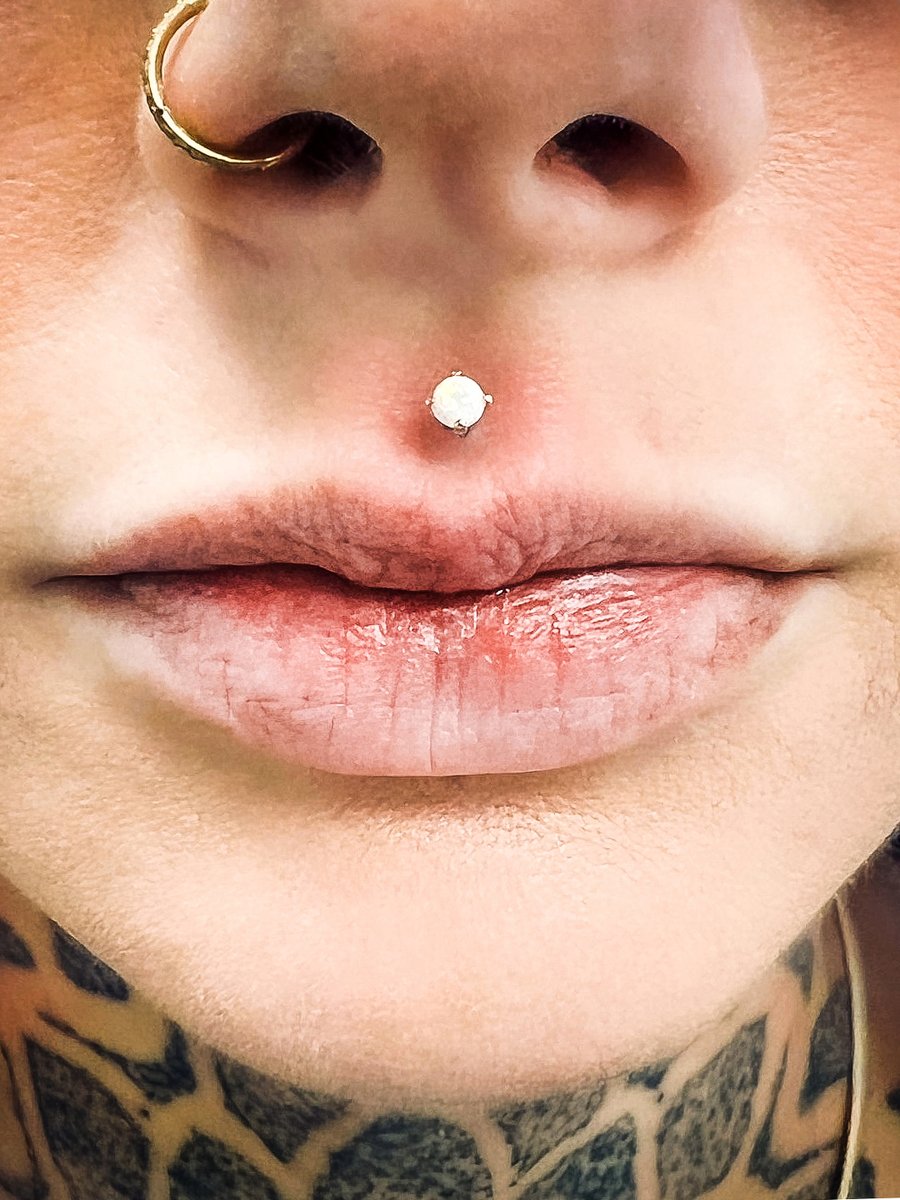 BlueBananaUK's tweet image. If you’re thinking about a Medusa (philtrum) piercing, opal jewellery is always a win, subtle glow, timeless and suits pretty much everyone.⁠
⁠
#medusapiercing #bodypiercing⁠ #piercingideas #piercinginspo⁠ #safepiercing