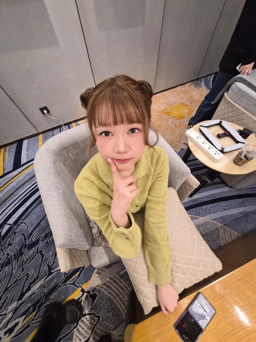 H2HBase_'s tweet image. 📸 | 260119 — #CARMEN weverse update.

"You can hurt me, but don’t you dare hurt this baby doll!!!!!!😡😆🤫🤍"

#Hearts2Hearts #하츠투하츠 #H2H @Hearts2Hearts