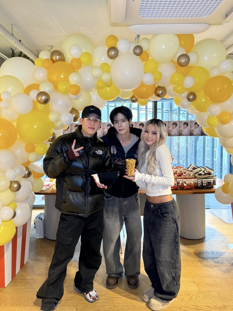 CRAVITYstarship's tweet image. [📸] 260119
세림이의 팝콘의 날 기념 이벤트🍿
⠀
&amp;lt;만약에 팝콘&amp;gt; 𝘽𝙀𝙎𝙏 𝙈𝙊𝙈𝙀𝙉𝙏🏆✨
⠀
#CRAVITY #크래비티
#세림 #SERIM
#DaretoCrave_Epilogue
#LemonadeFever