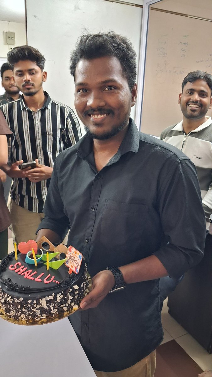 Happy Birthday to our POD Team Manager, 
Shailendra Sir✨
Grateful for your leadership, support, and constant guidance. Wishing you success, good health, and happiness ahead! 
zurl.co/KTS7y

#HappyBirthday #TeamPOD #GreatLeader #Grateful #TeamWork