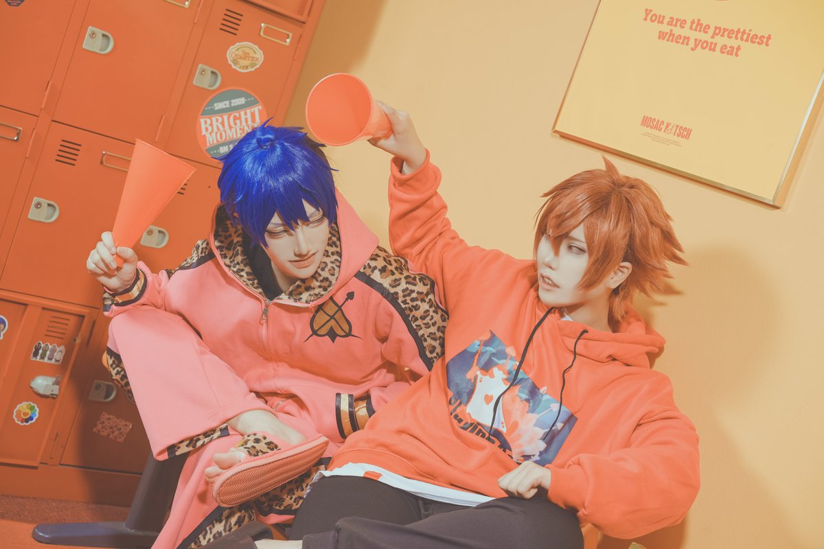 Sia_Nel21's tweet photo. 【twst/cos】  
くつろぎマイルーム

エース・トラッポラ❤️ 
デュース・スペード ♠️

#ツイステ #コスプレ
📸 - @Louis_boss_ https://t.co/2Uc155p0oR
