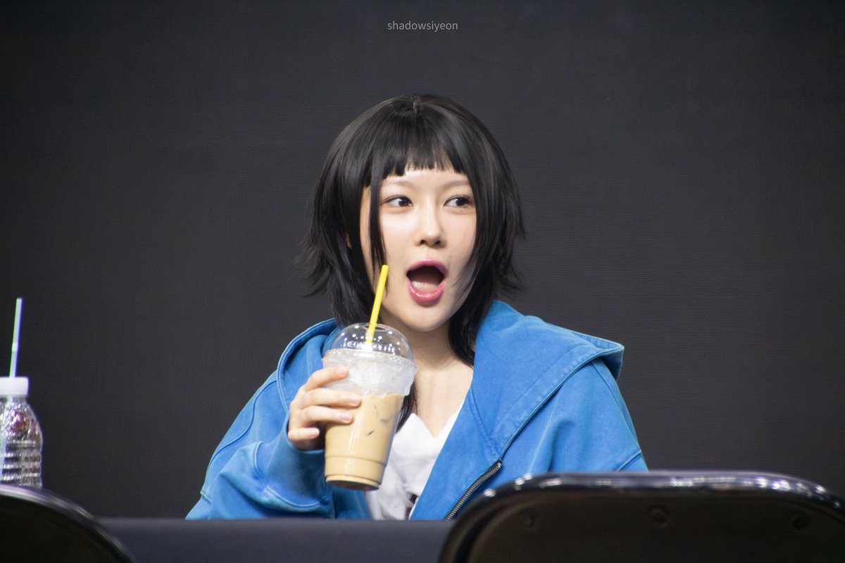 shadowsiyeon's tweet photo. 260118 - MAKESTAR fansign

yummy 😋 

#SIYEON #이시연 #시연 #CRTK 
#Dreamcatcher #드림캐쳐 #ChRocktikal https://t.co/Ppy6Welp4E
