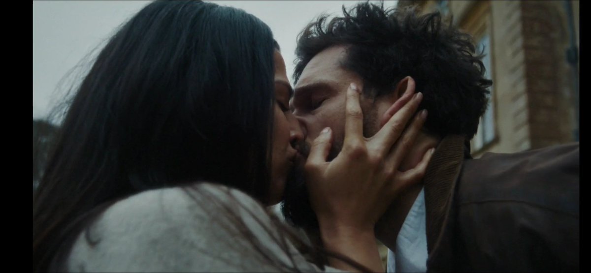 kissedbyjonsnow's tweet image. Lord Norton saying: "Spring is coming" while watching his nephew Henry Muck making love to his wife Lady Yasmin in the yard😮‍💨.. I knew what the writers did with that reference😭..