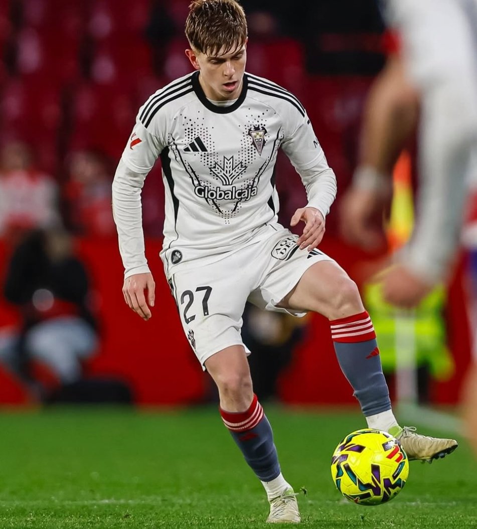 Escrichismo_ABP's tweet image. Lewandowski? 
Lamine Yamal?
Raphinha?
Ferrán Torres?
Rashford?
Fermín?
Pedri?
Olmo?
Koundé?
Balde?
Eric García?
Cubarsí?
De Jong?
Gerard Martín?
Araujo?
Chesni?
Joan García?
Cancelo?
NO SE QUIÉNES SON ESOS VAMOS A GANAR