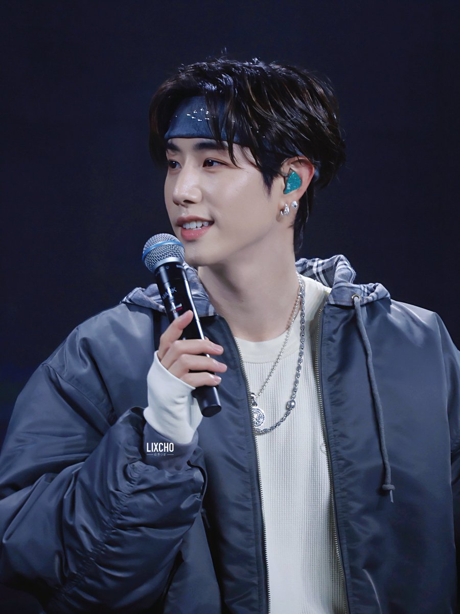 lixcho_'s tweet image. Silhouette FANCON · SHANGHAI

🫳🏻
@marktuan 

#MarkTuan 
#段宜恩 
#Silhouettefancon_Shanghai