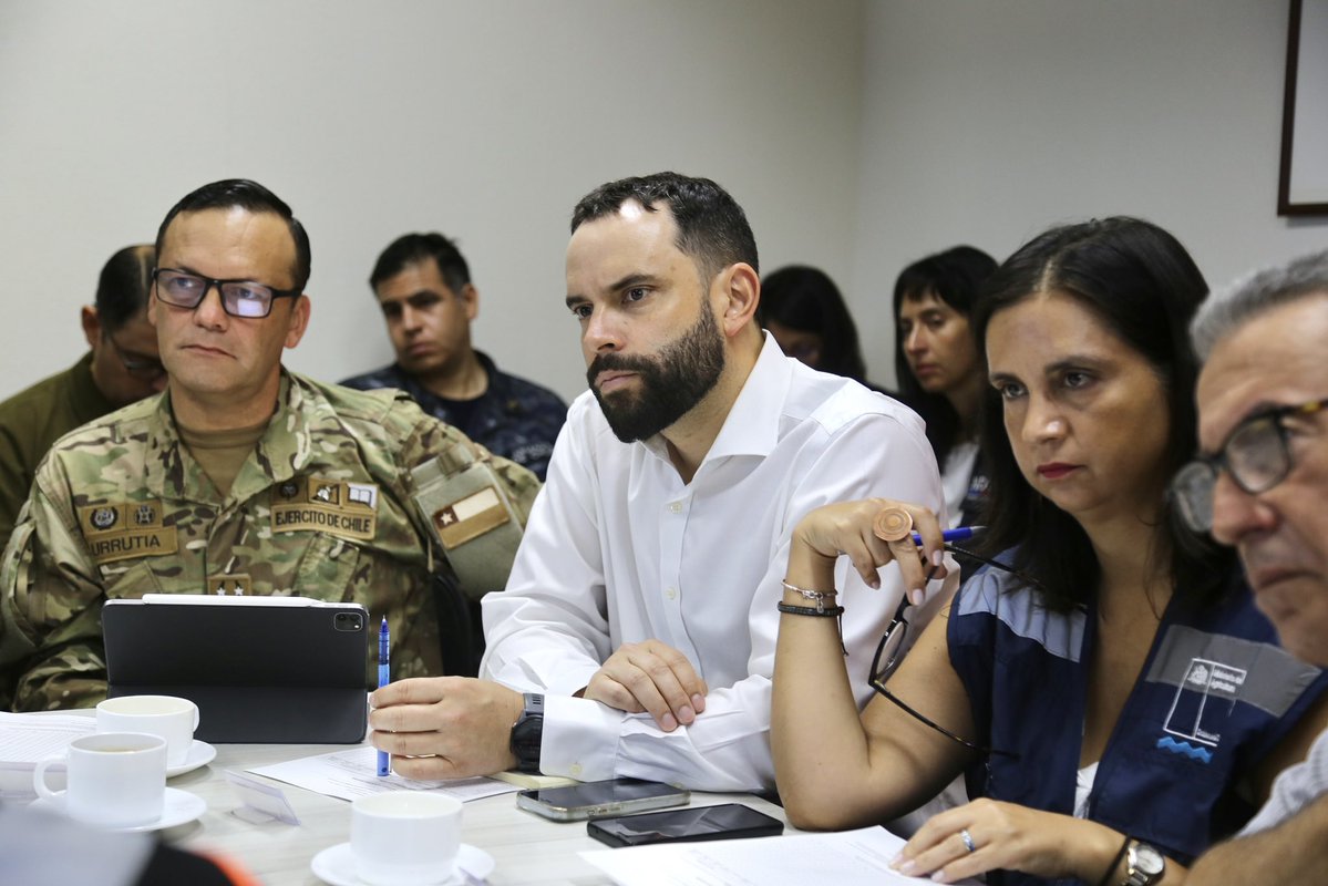 SubseDefensa's tweet image. El subsecretario Ricardo Montero y la ministra de Agricultura, Ignacia Fernández, enlaces del Gobierno por los incendios en Ñuble, participan de Cogrid regional junto a autoridades regionales e instituciones involucradas.