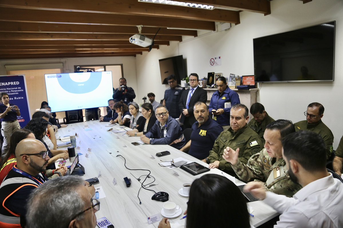 SubseDefensa's tweet image. El subsecretario Ricardo Montero y la ministra de Agricultura, Ignacia Fernández, enlaces del Gobierno por los incendios en Ñuble, participan de Cogrid regional junto a autoridades regionales e instituciones involucradas.