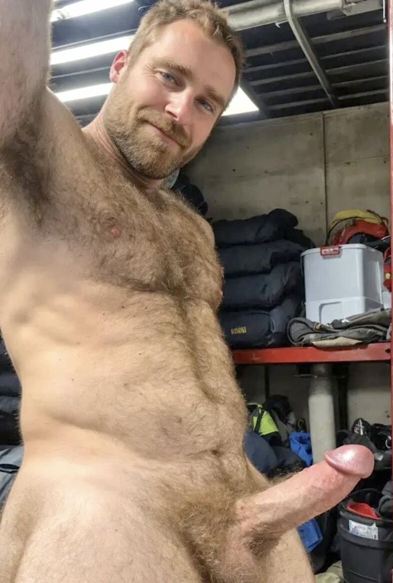 Hard_Greybeard's tweet photo. Dad occasionally strips off in the basement and feeds his worst hunger. https://t.co/uoD5ngoHrb