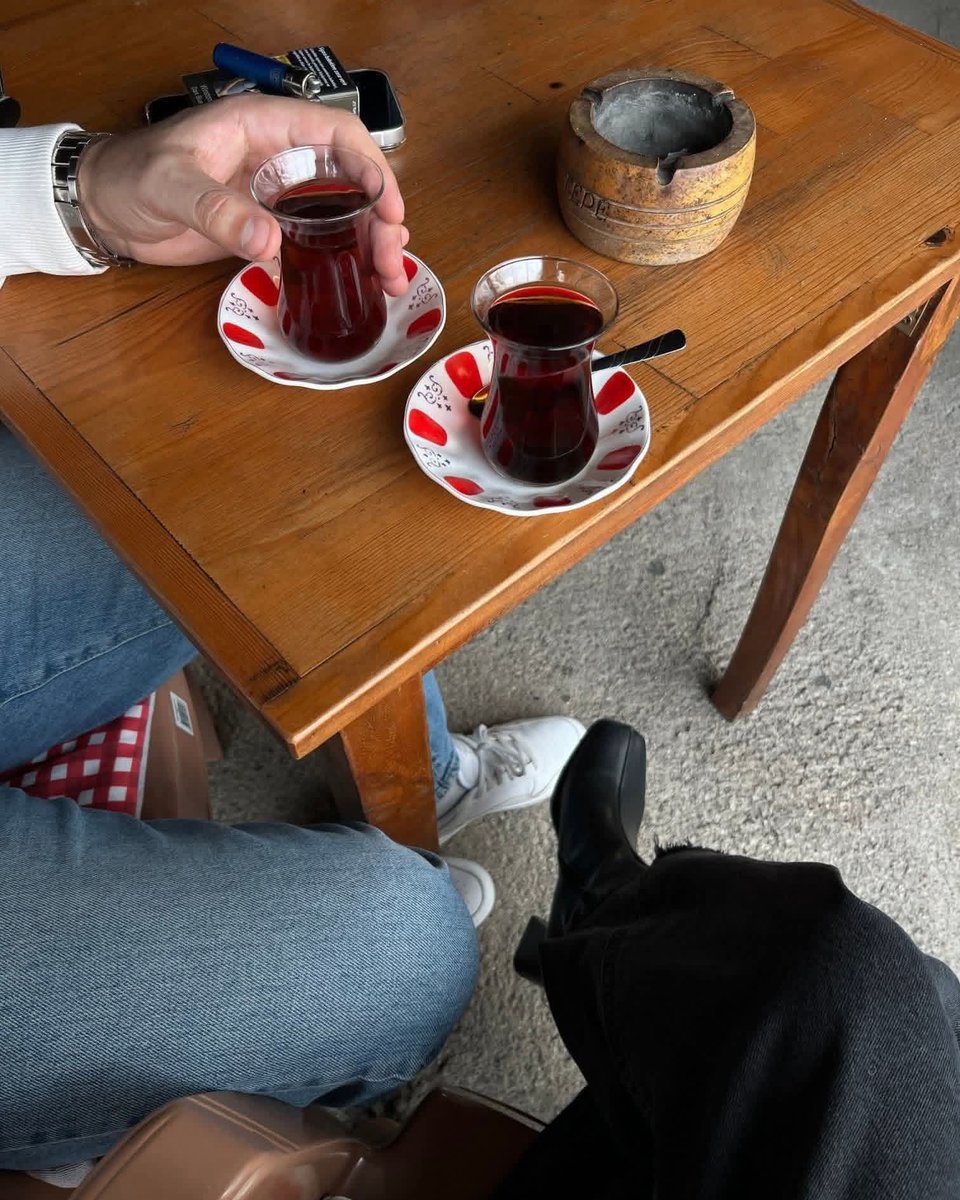 unfmariam's tweet image. أيجمعنا حديثُ الشاي يومًا؟!