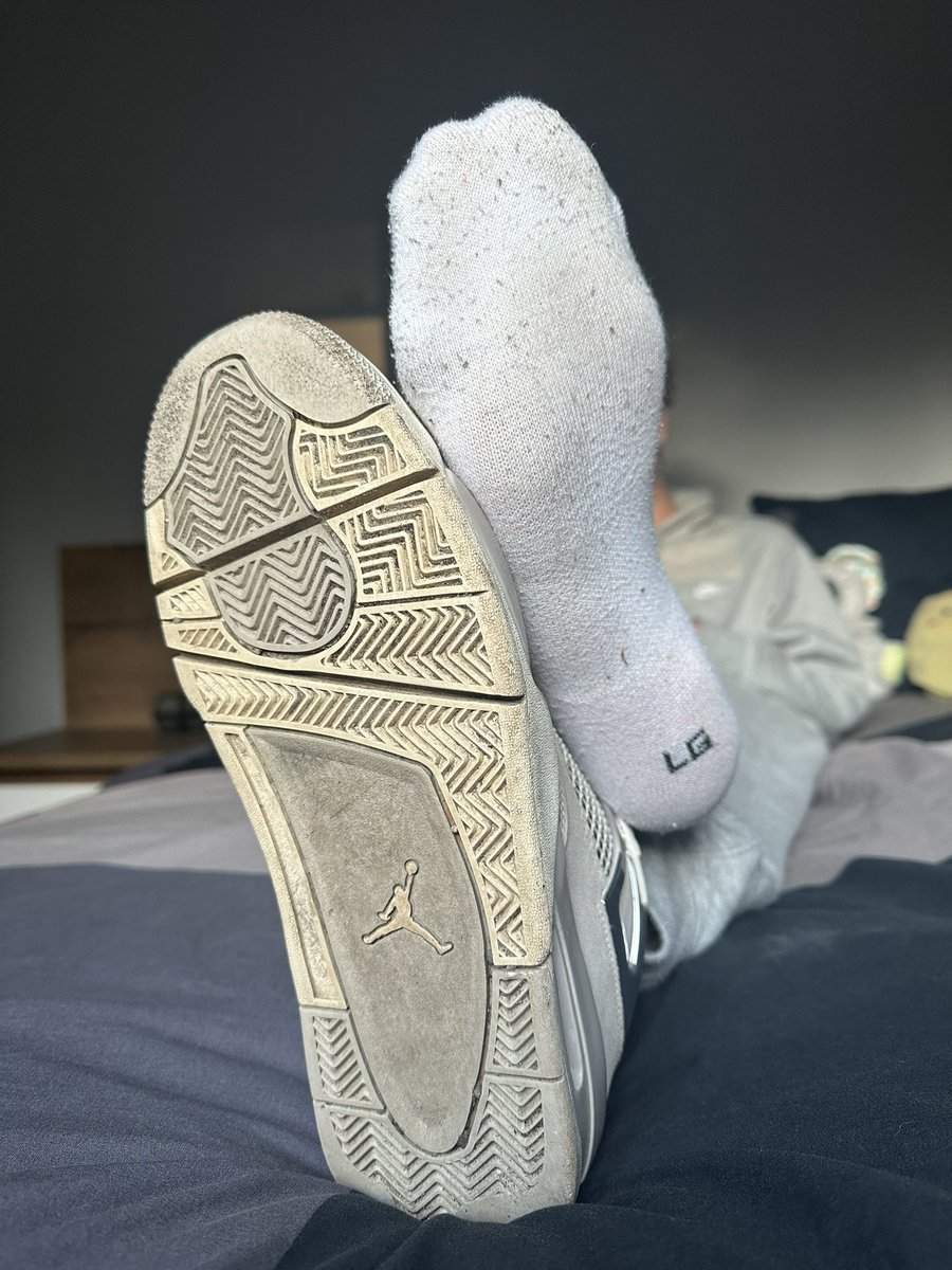zachwiejaaaa's tweet photo. 🐶🧦#feet #socks https://t.co/aWHS7wsgWX
