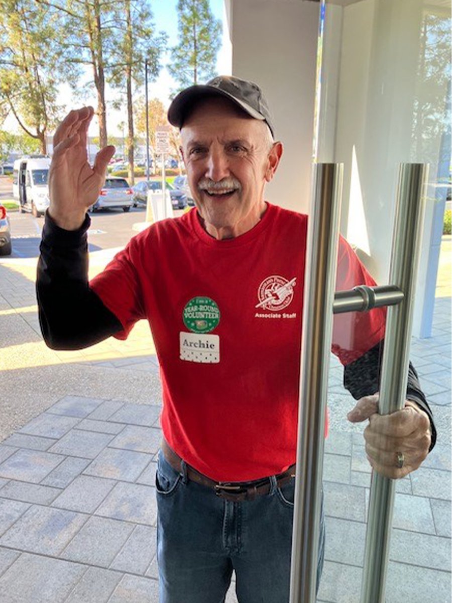 SamPurse_ES's tweet image. ¡Conoce a Archie, uno de nuestros héroes de 2025! 🎁✨

En solo tres meses, organizó CINCO fiestas para empacar cajas de #regalo, convirtiendo su garaje en un «almacén» e invitando a sus vecinos y amigos de la #iglesia.

👉 Lee la historia completa: sampur.se/3Yn5JDQ