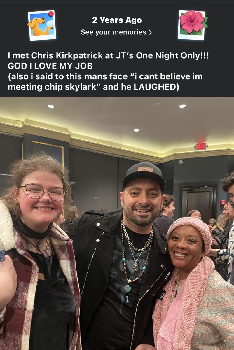 atchleen's tweet image. i met chris kirkpatrick two years ago and yall can never take that away from me 🤟🏼😌