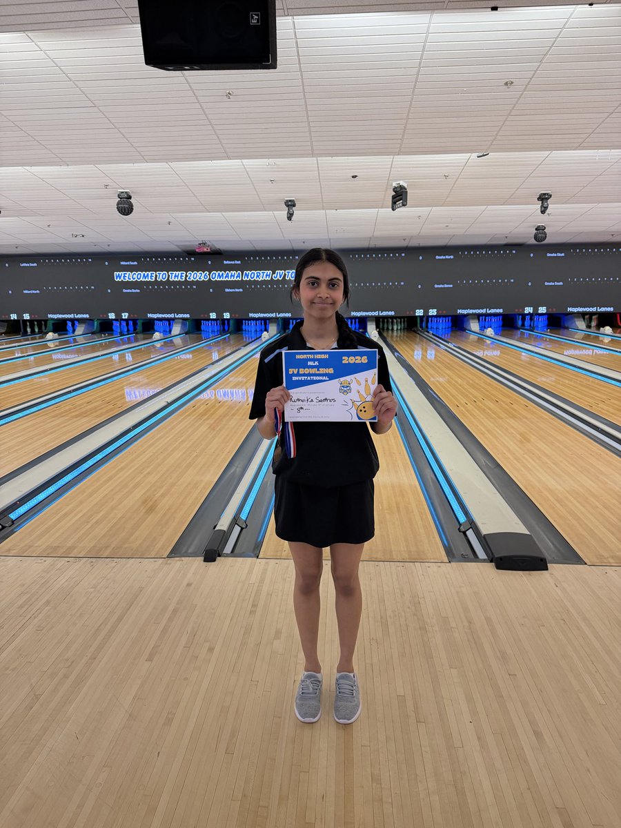 ENWolvesBowling's tweet image. Girls JV is at the Omaha North JV Invite today.  Finished 3rd in the prelims.  

Moving on to bracket play.  

Congratulations to Ruthvika Santhos on  her 8th place finish.