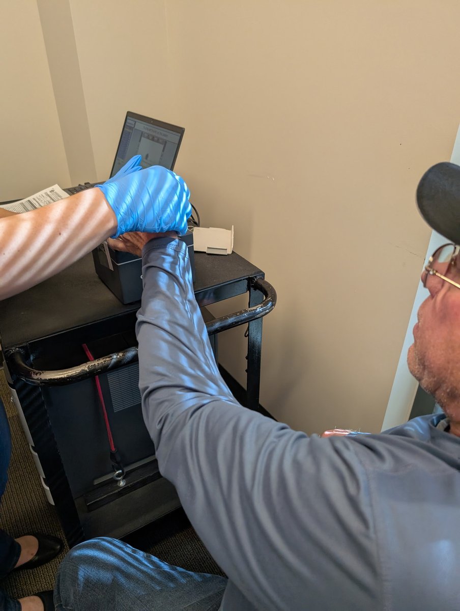 phoenixhomesaz's tweet image. Behind the scenes of being a REALTOR®: All the agents on our team get a background check to keep our real estate license. Everyone passed, so we can keep serving our clients! 🙌

Thanks, WestUSA, for the mobile fingerprinting event!

#westusarealty #myazrealtyteam #phoenixrealtor