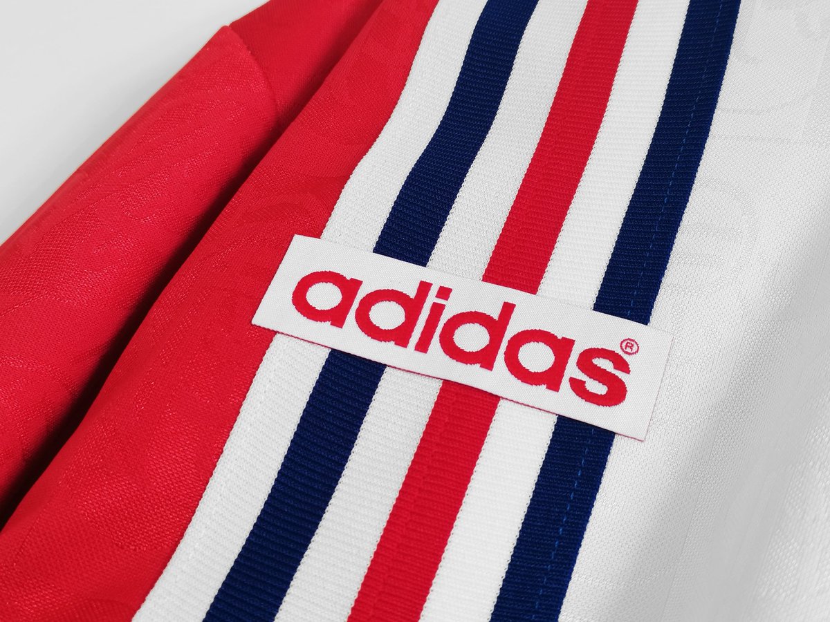 FutHoops's tweet image. 🔵 Rangers 1996/1997 🔵

💲 20€ con envío incluido 

✉️ Pedidos por MD