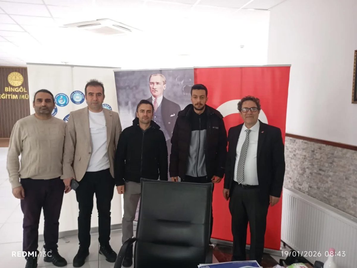 sdolgun01's tweet photo. Türk Eğitim-Sen Bingöl Şubemizi tebrik ediyorum. Bingöl İlimize yeni atanan öğretmen arkadaşımızı yalnız bırakmadılar.Türk Eğitim-Sen kutlu bir sevda,büyük bir ailedir. https://t.co/ffXp670Q03