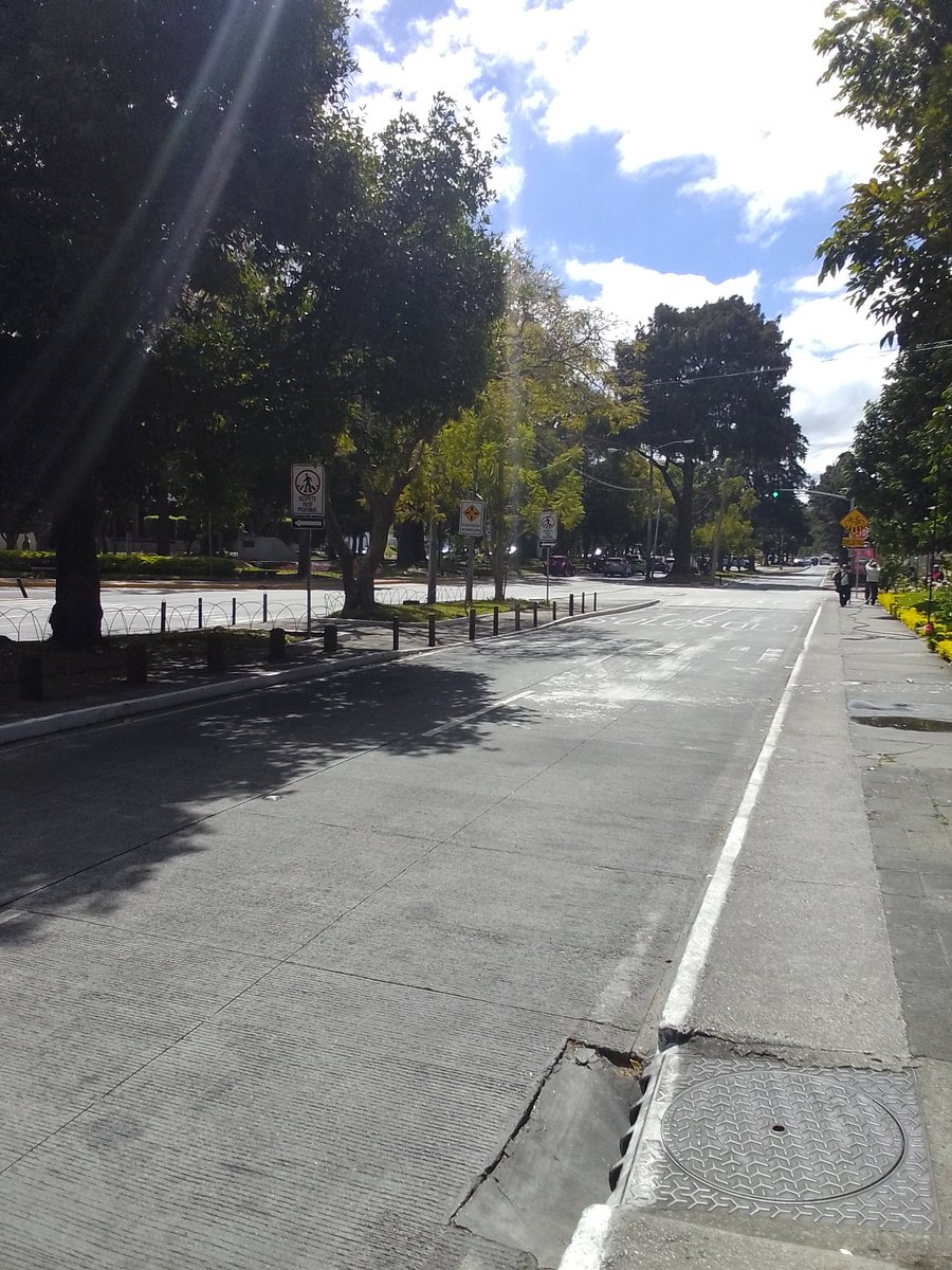 La Avenida La Reforma vacía .